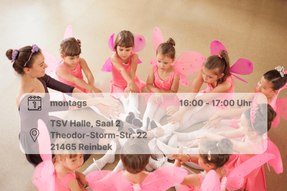 Ballerinas sitzen mit Tanzlehrerin im Kreis. Die Beine sind ausgestreckt, sodass sich alle Füße in der Mitte berühren. Inklusive Orts- und Datumsangabe