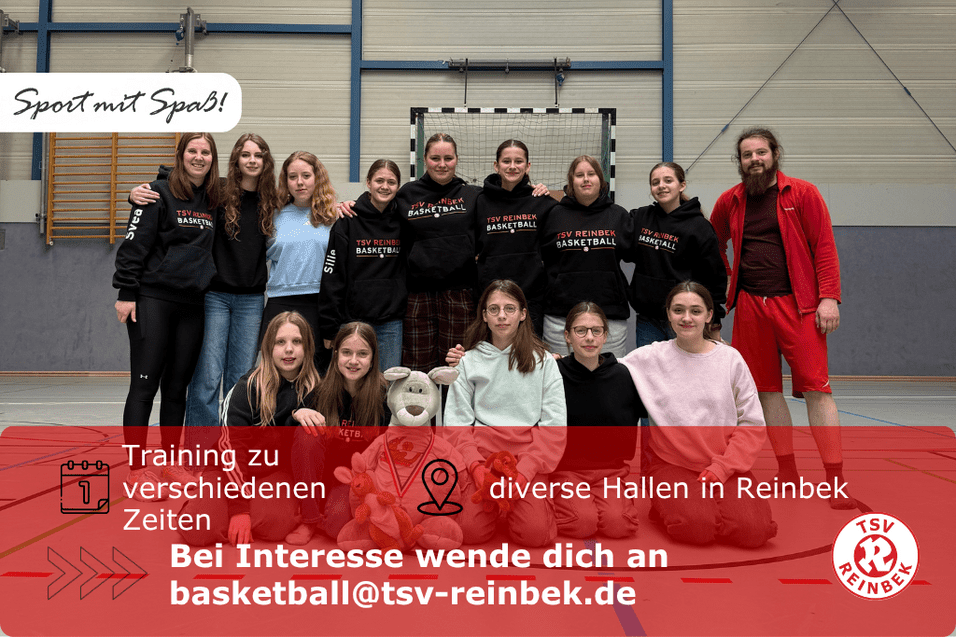 Mannschaftsfoto der TSV Reinbek M&auml;dchenmannschaft in einer Turnhalle