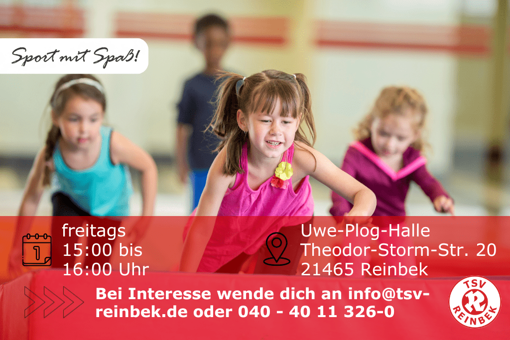 Kinder klettern &uuml;ber eine zusammengerollte Matte