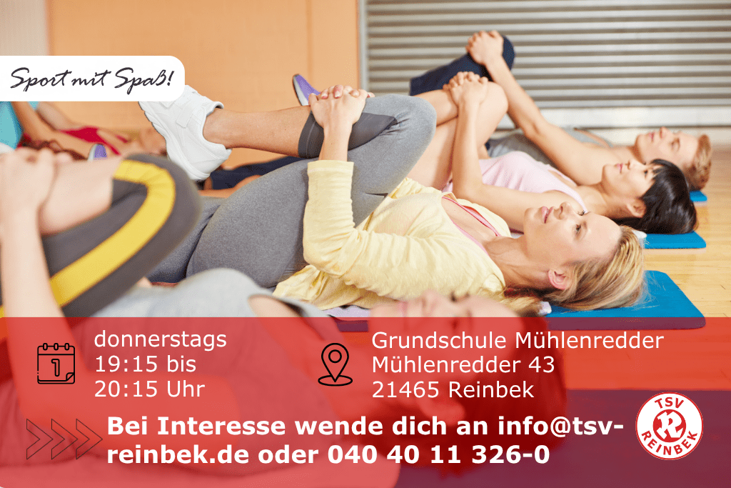 Stretch and move Personen liegen auf Fitnessmatten auf dem Rücken, das Knie zum Bauchnabel ziehend. Bild enthält Orts- und Datumsangabe