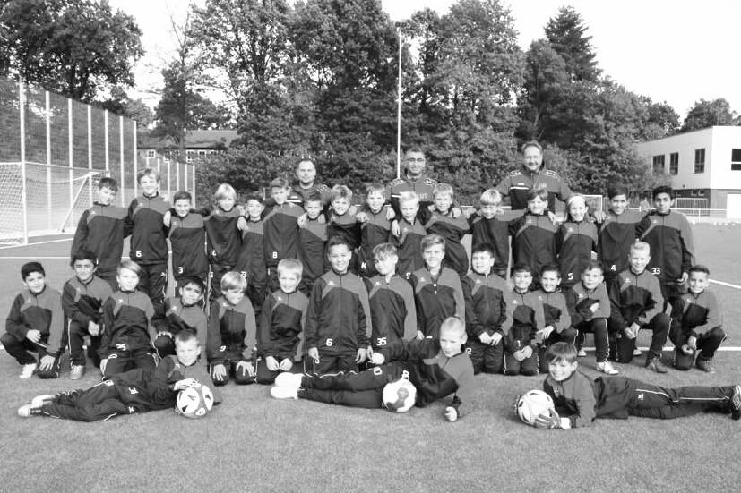 Gruppenbild in Gedenken an Jörn Wokel Gruppenbild in Gedenken an Jörn Wokel