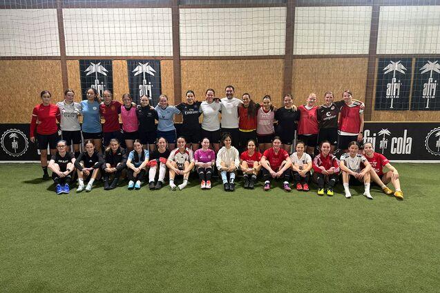 Gruppenfoto Mädchen- Frauenfußball