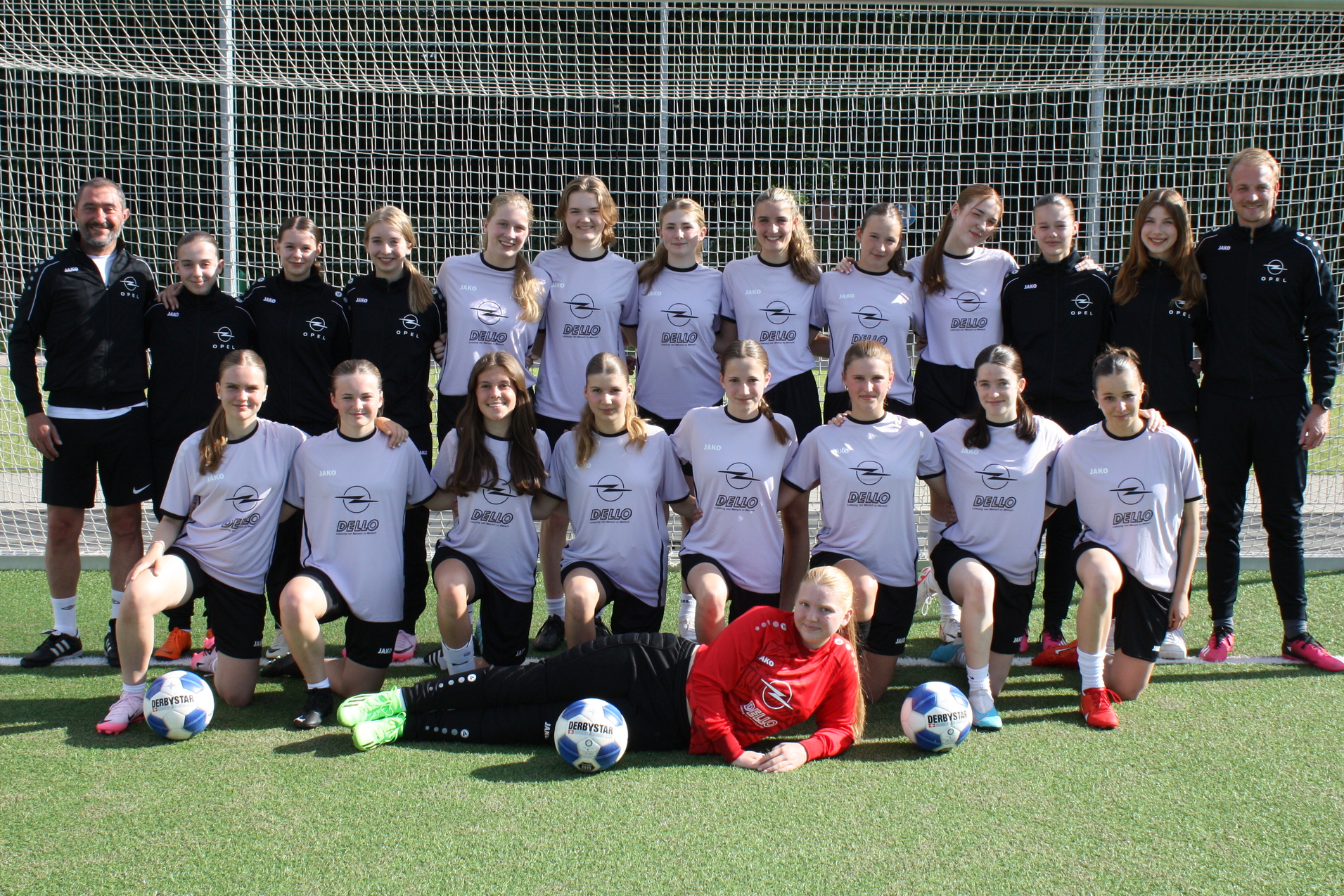 B-Mädchen Gruppenbild