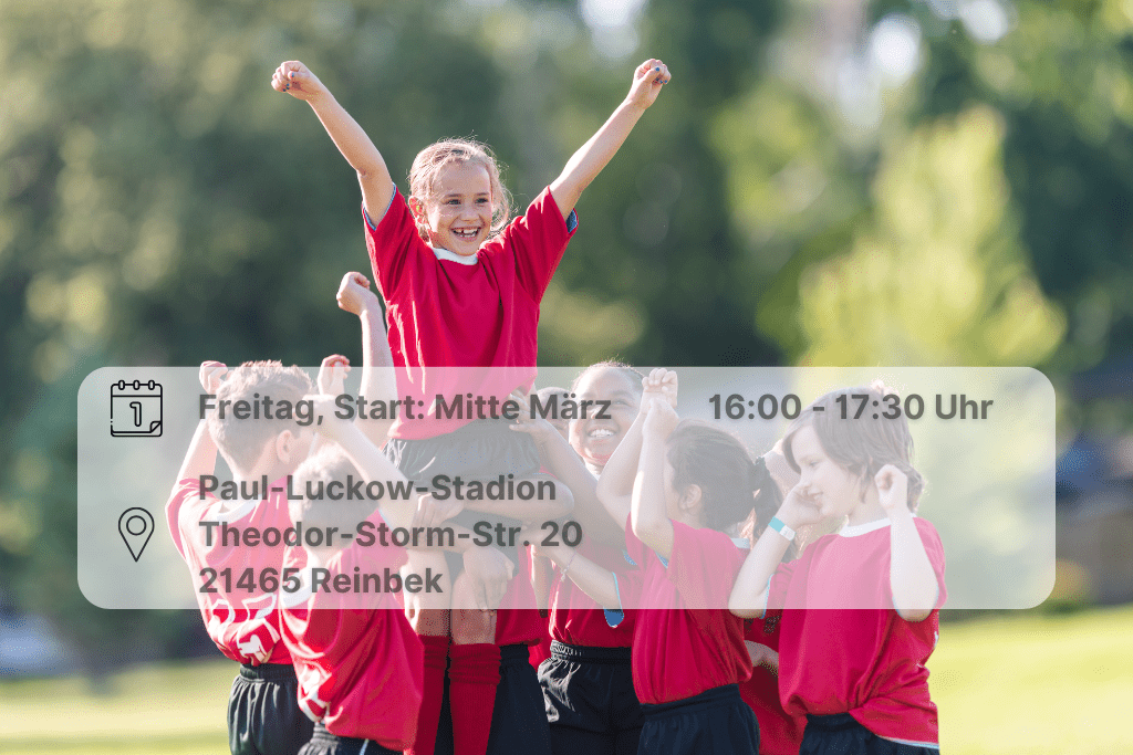 Fußball weibliche E-Jugend Fußballerinnen heben jubelnd ein Mädchen in die Höhe. Inklusive Orts- und Datumsangabe