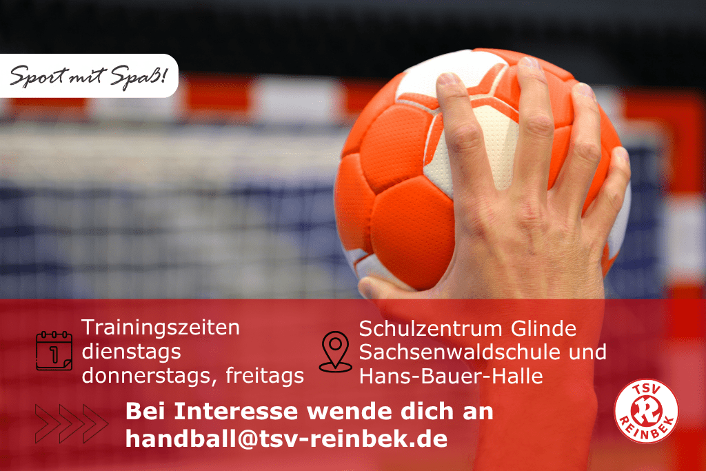 Handballtrainer gesucht orangener Handball wird von einer Hand festgehalten. Im Hintergrund steht verschwommen ein Handballtor