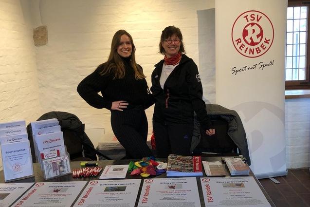 Alexandra Quenstedt und Babette Rackwitz-Hilke vertreten den Verein auf der Seniorenmesse 2024