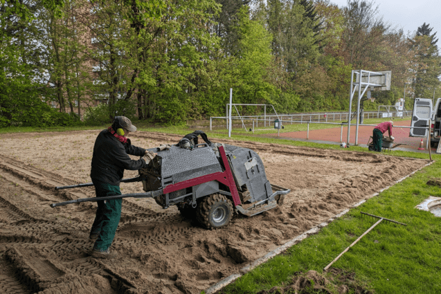 Otto Woytke bei der Arbeit
