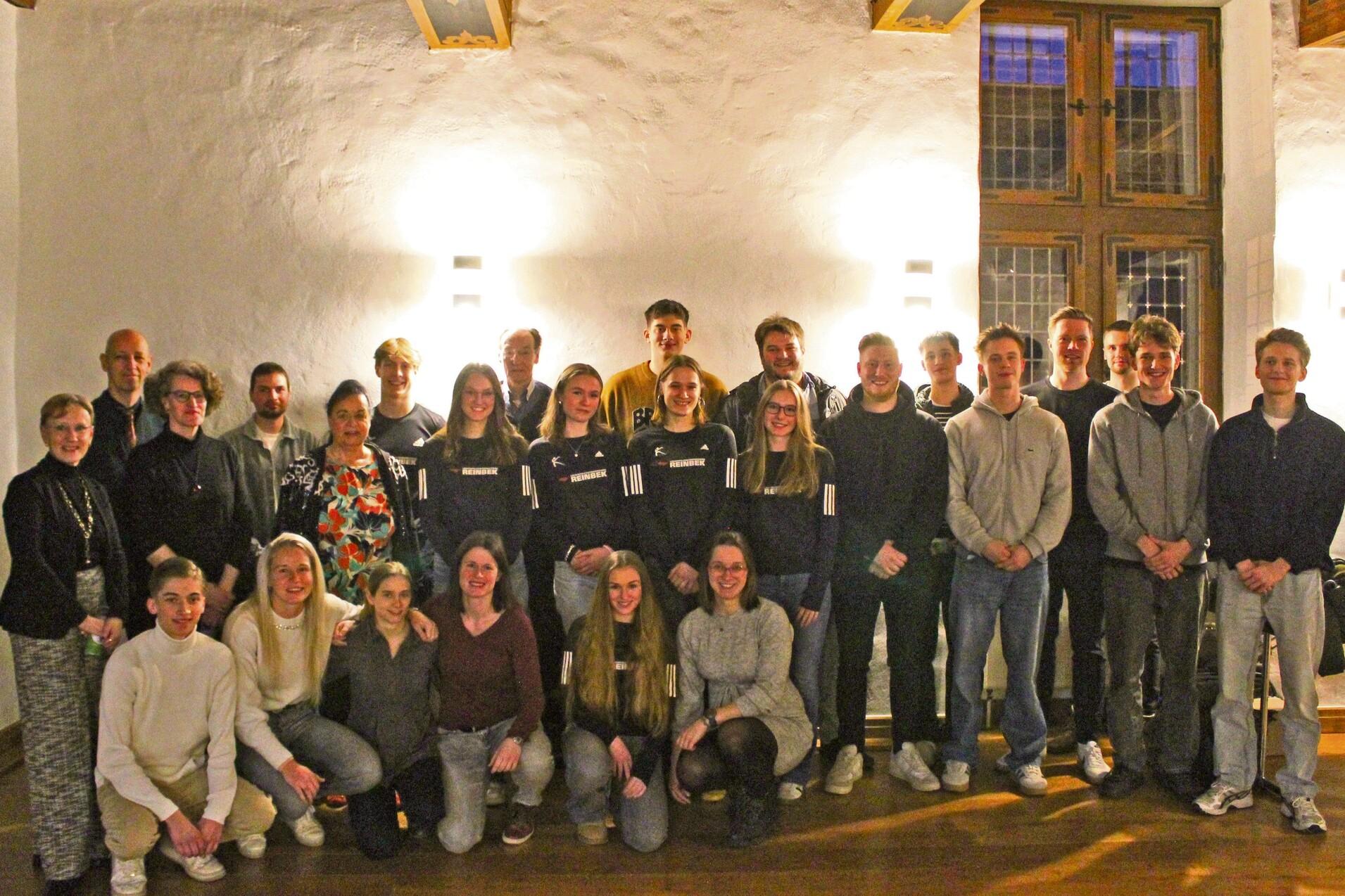 TSV Sportler für hervorragendes sportliches Engagement ausgezeichnet TSV Sportler für hervorragendes sportliches Engagement ausgezeichnet