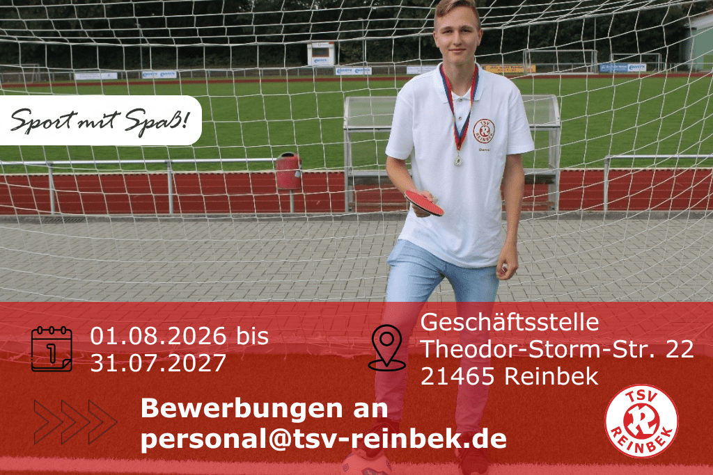 Daniel Wulf (ehemaliger FSJler) steht im Fu&szlig;balltor mit Tischtennisschl&auml;ger in der Hand. Bild enth&auml;lt Orts- und Datumsangabe