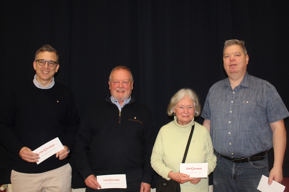 Sven Tiburg, Manfred Budziszewski, Hella Polland und Thomas Antonczyk werden als verdiente MItglieder f&uuml;r 25 bzw. 50 J&auml;hrige Mitgliedschaft ausgezeichnet