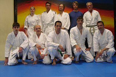 Gruppenbild der Ju-Jutsu K&auml;mpferInnen