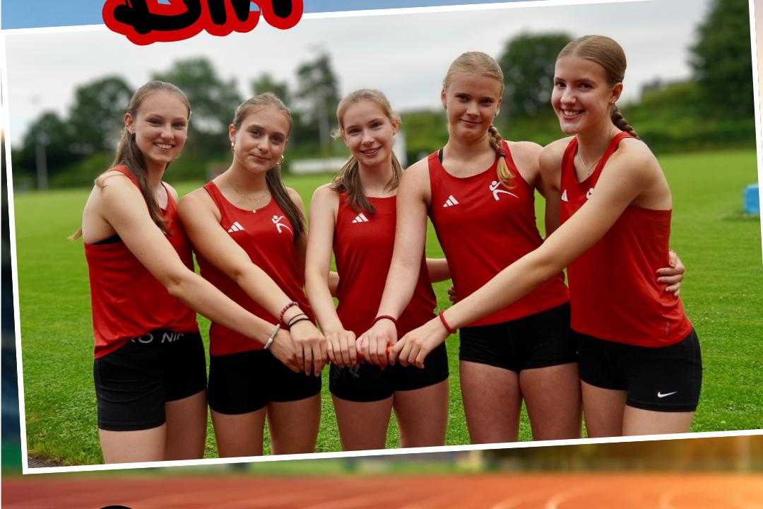 Die Athletinnen der LG Reinbek Ohe posieren mit einer Staffelstab f&uuml;r den Vorlauf bei den Deutschen Jugend Meisterschaften der Altersklasse U20 f&uuml;r die Disziplin 4x100 Meter
