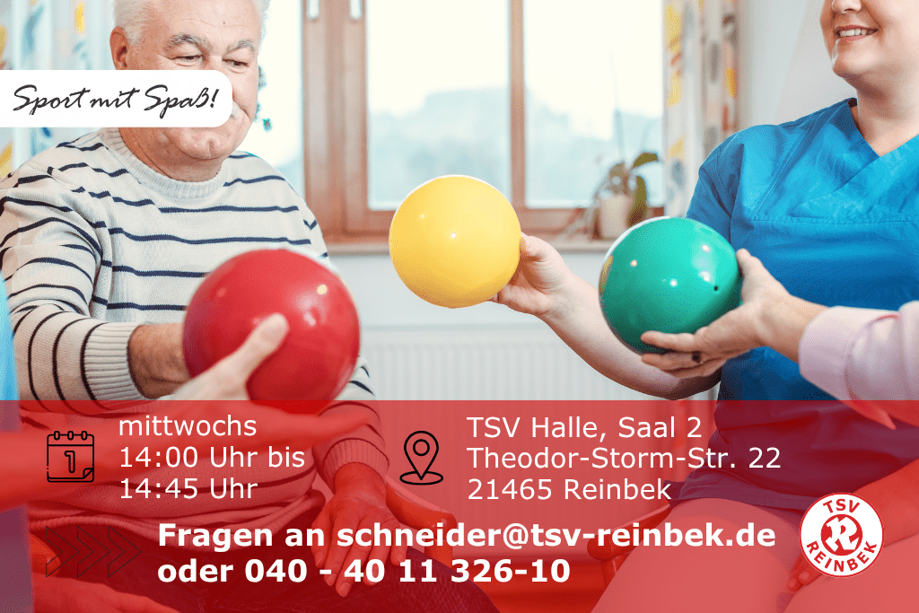 Senioren sitzen und reichen sich kleine Gymnastuikb&auml;lle rum