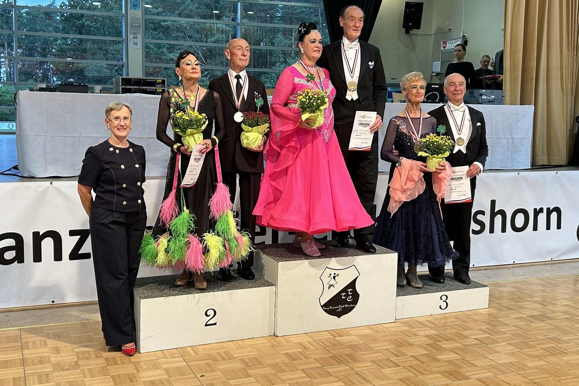 Axel & Sabine Hagemeister Landesmeister Sen. V S Axel & Sabine Hagemeister ganz oben auf dem Treppchen