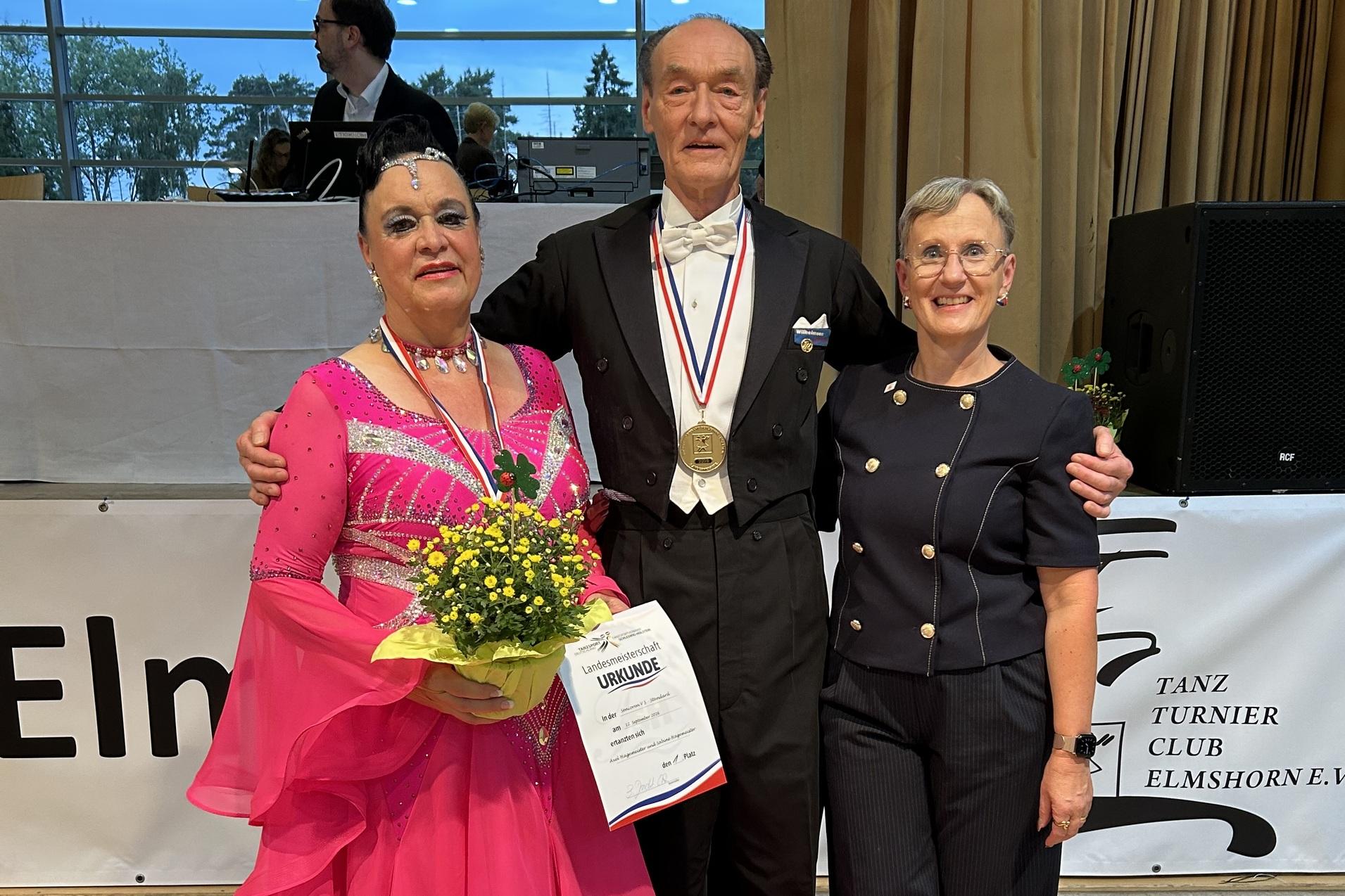 Axel & Sabine Hagemeister Landesmeister Sen. V S Axel & Sabine Hagemeister mit Abteilungsleiterin Birgit Bendel-Otto