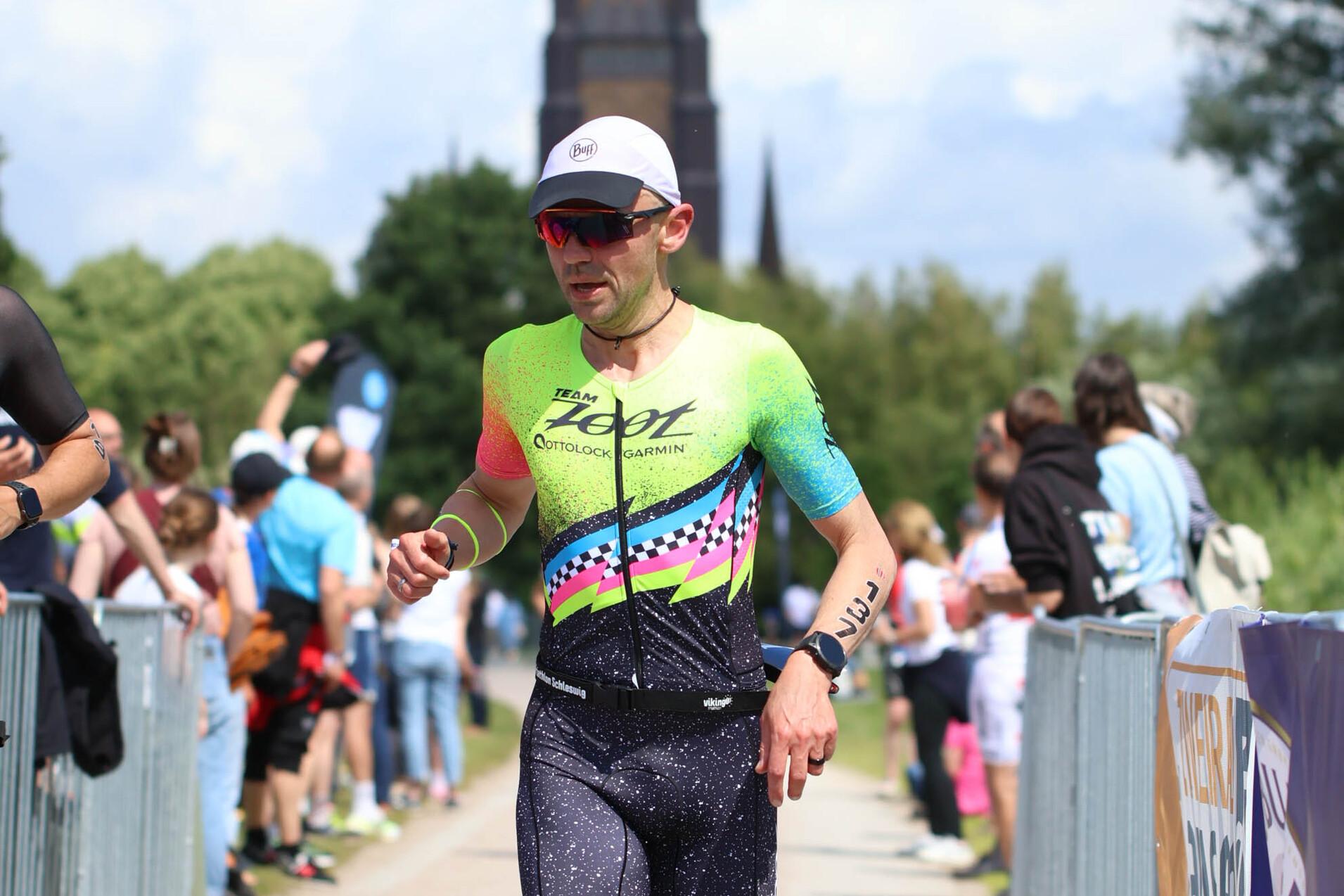 Sebastian David l&auml;uft beim Viking Triathlon