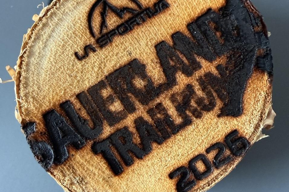 Medaille mit der Aufschrift "Sauerland Triathlon 2026"