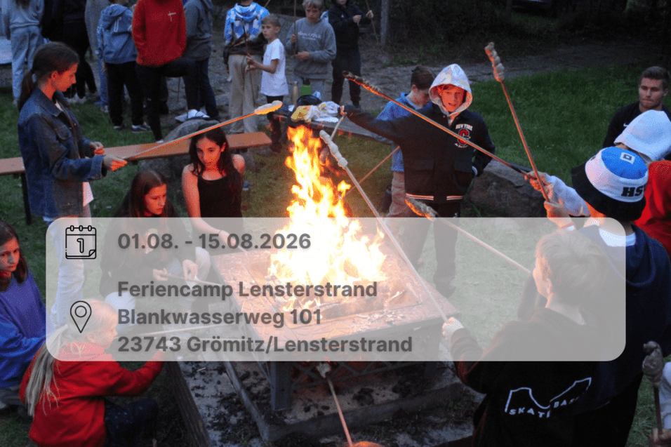 Zeltlager Kinder sitzen um ein Lagerfeuer herum und backen Stockbrot. Inklusive Orts- und Datumsangabe des nächsten Zeltlagers